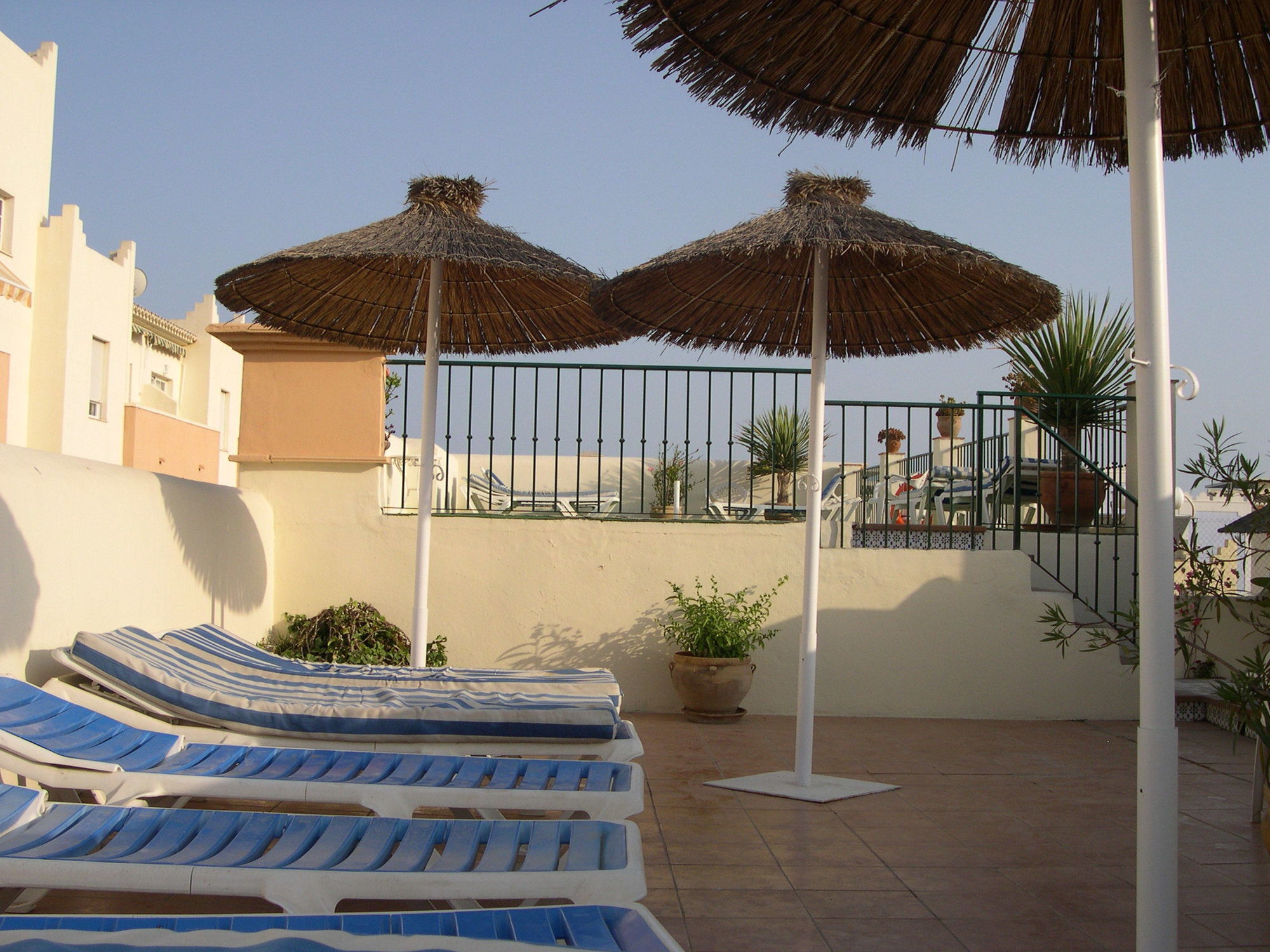 Apartamentos Nerja Medina Canovas Exterior photo